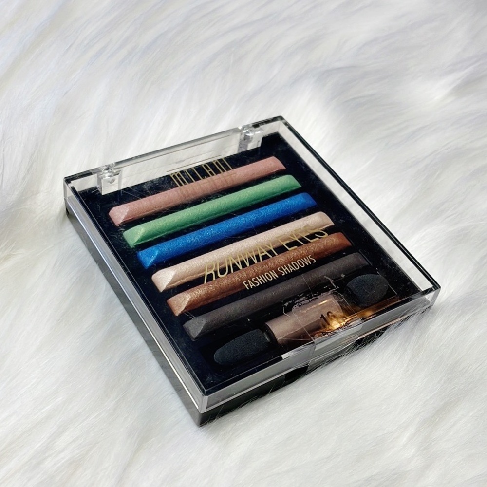 Milani Runway Eyes Fashion Shadows 16 Eye Shadow Pallet